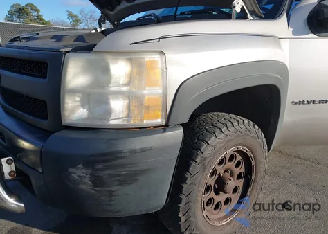 2009 Chevrolet Silverado 1500 Work Truck z USA, uszkodzony, nr VIN 1GCEK19C29Z158724